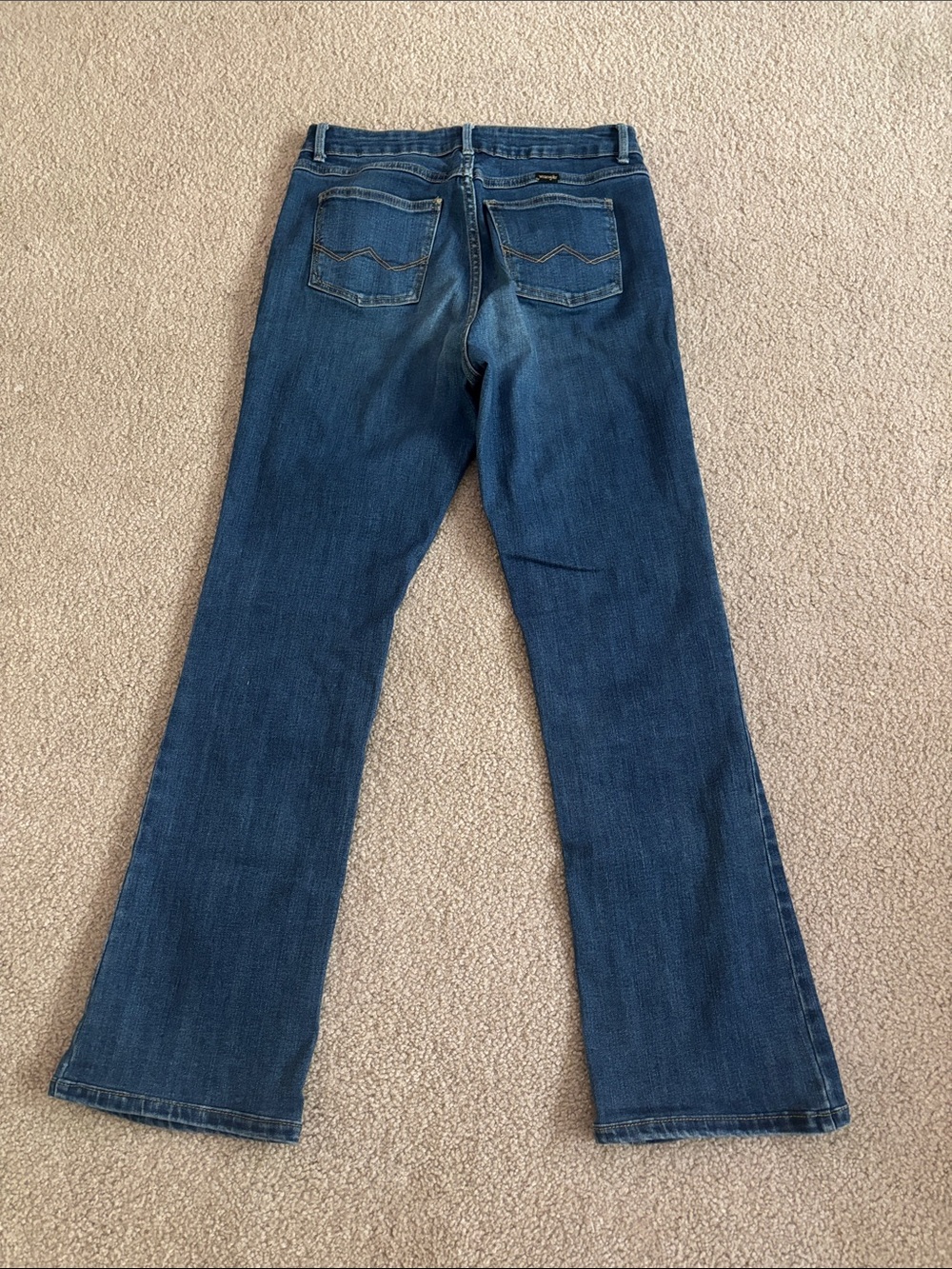 Wrangler Flare/Straight leg Women’s Jeans size 8